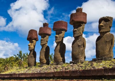 Osterinsel mit Moai Steinfiguren am Anakena Strand
