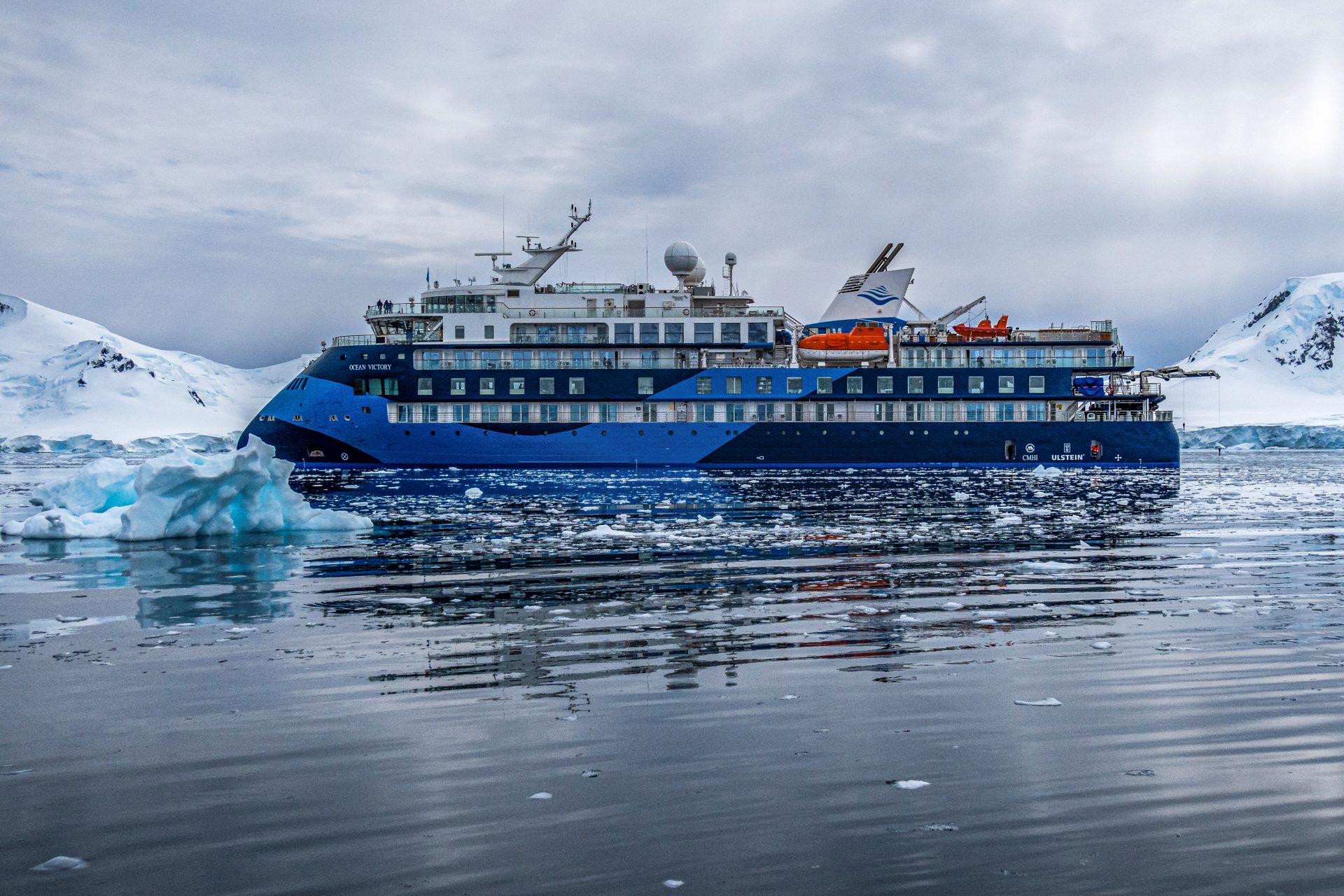 MS Ocean Victory in der Antarktis