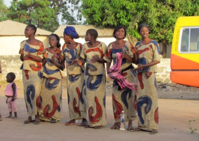 Einheimische Frauen im Dorf, Westafrika