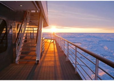 Sonnenuntergang in der Arktis an Bord der Le Commandant Charcot