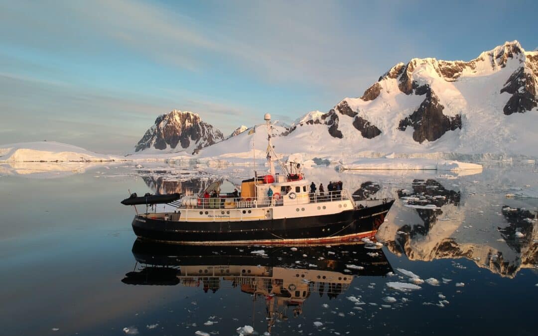 Fly In & Out Antarctica