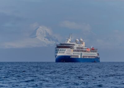 Die Ocean Explorer auf See