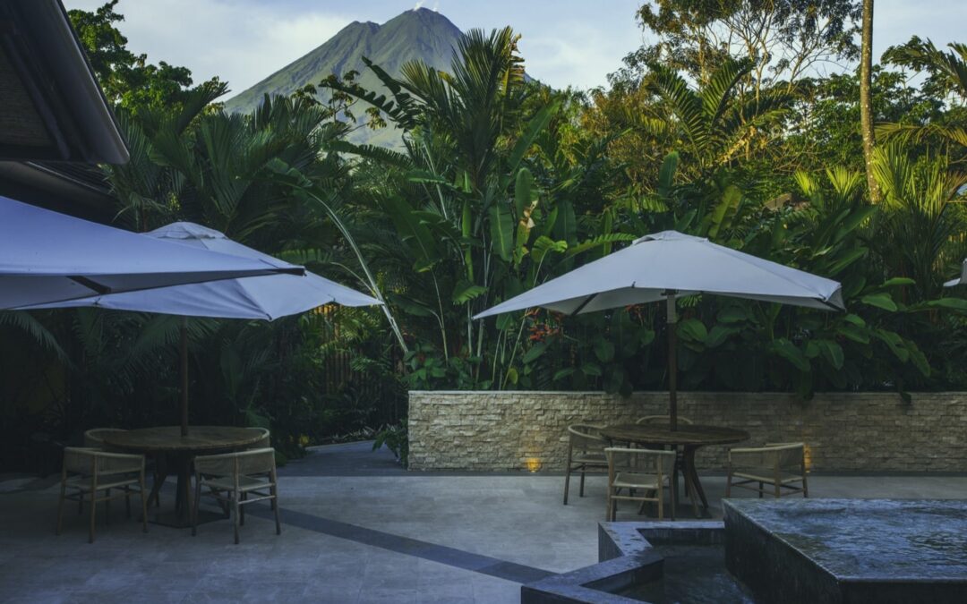 Vulkan-Lodge in Costa Rica & Privatinsel in Panama