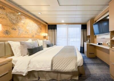 MS Ocean Explorer Deluxe-Veranda-Forward