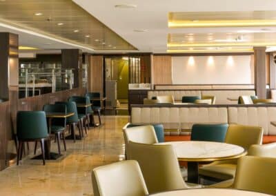MS World Voyager Beacon-Restaurant