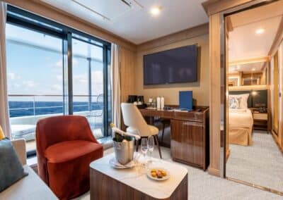 MS World Voyager Owners-Suite