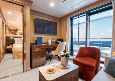 MS World Voyager Superior-Suite