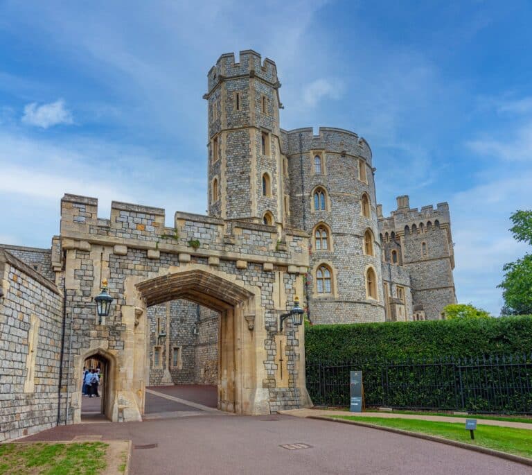 Windsor Castle mit King-Edward-III-Turm und Eingangstor